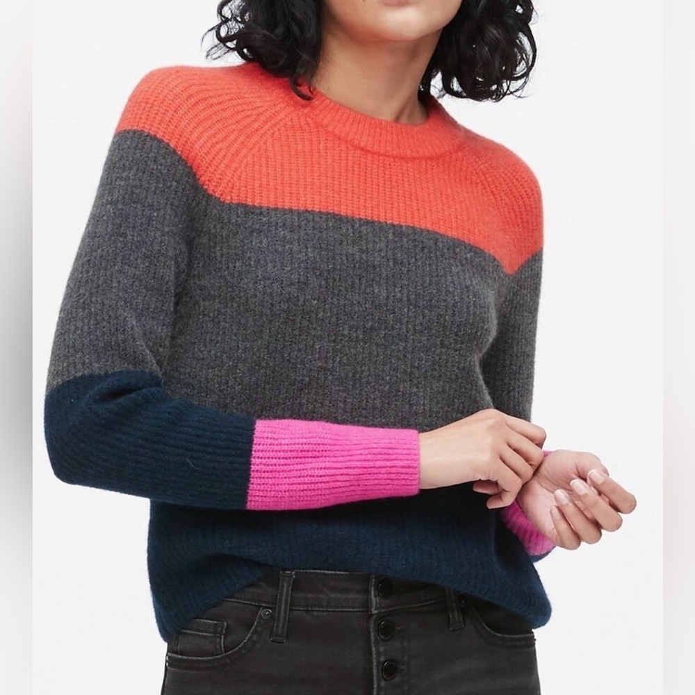 Banana Republic Colorblock Sweater 55% wool in Orange Gray and Pink chic casual